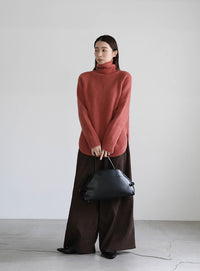 タートルネックラウンドリブニット