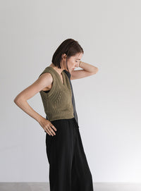 透かし編みニットショートベスト