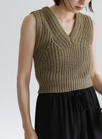 透かし編みニットショートベスト