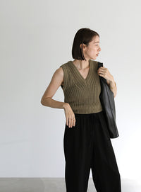 透かし編みニットショートベスト