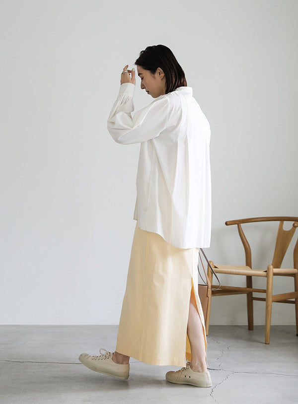 バックスリットアイラインスカート