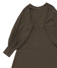 ボリュームスリーブカーブラインカットワンピース