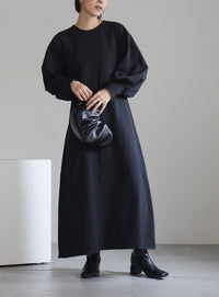 ボリュームスリーブカーブラインカットワンピース