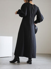 ボリュームスリーブカーブラインカットワンピース