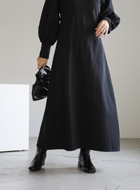 ボリュームスリーブカーブラインカットワンピース