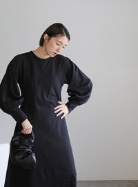 ボリュームスリーブカーブラインカットワンピース