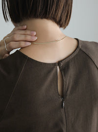 ボリュームスリーブカーブラインカットワンピース