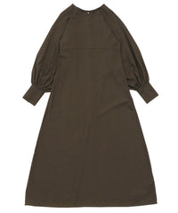 ボリュームスリーブカーブラインカットワンピース