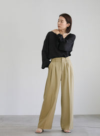 タックストレートパンツ