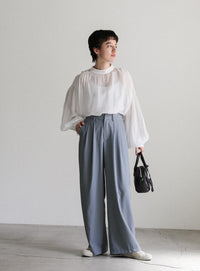 タックストレートパンツ