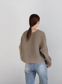 2WAYクロスデザインショートニット