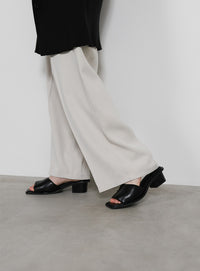 スクエアパテッドサンダル