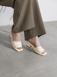 スクエアパテッドサンダル