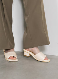 スクエアパテッドサンダル