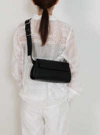 ベルトショルダー横長バッグ