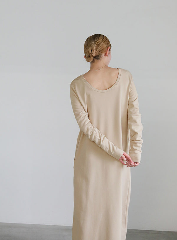 バックUネックカットロングワンピース【SALE】