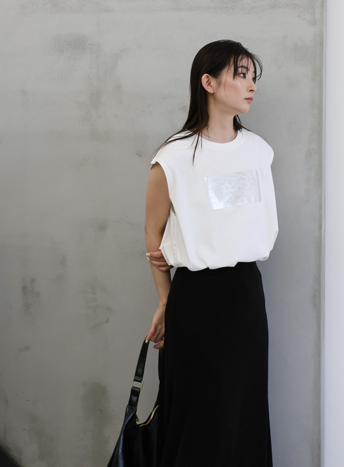 箔プリントノースリーブTシャツ