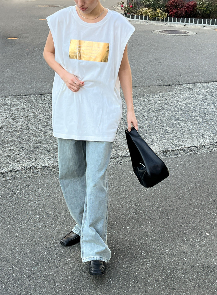 箔プリントノースリーブTシャツ
