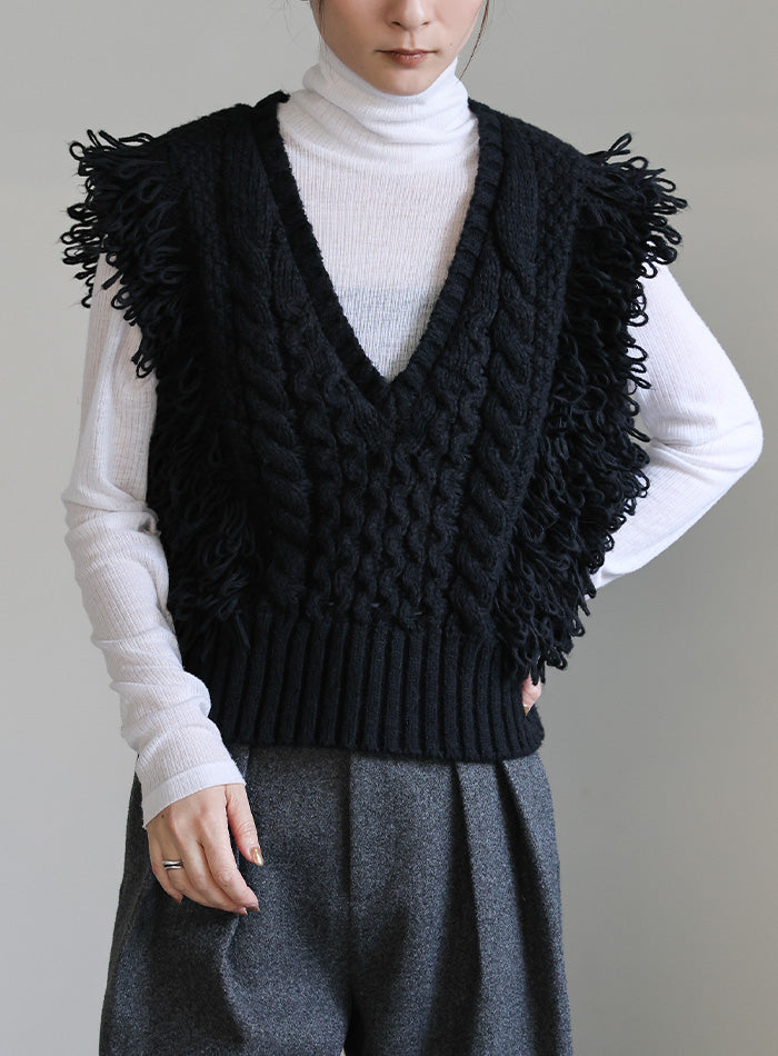 フリンジケーブルニットベスト