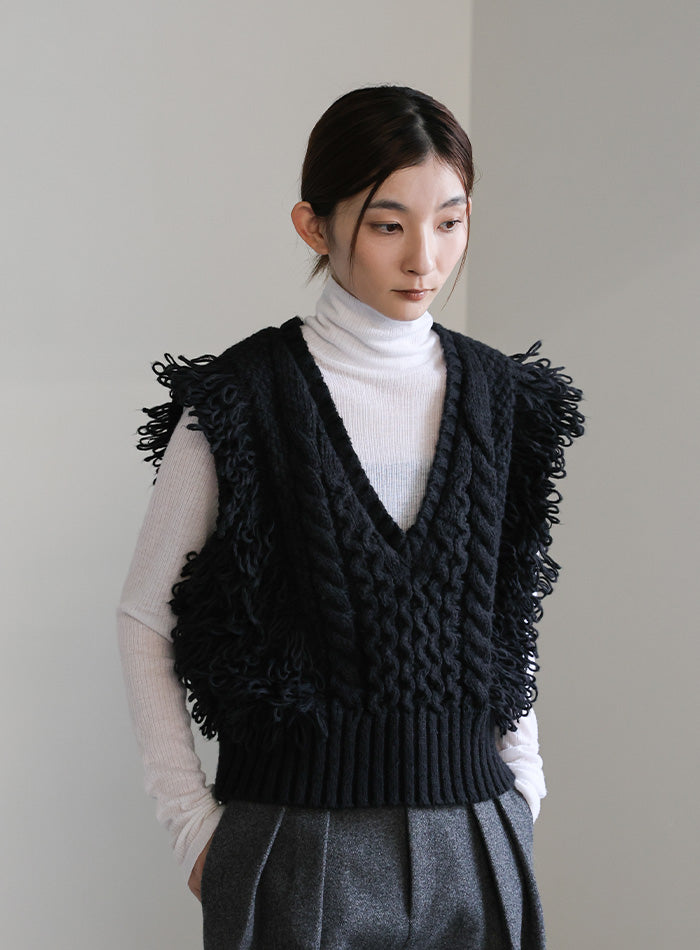 フリンジケーブルニットベスト