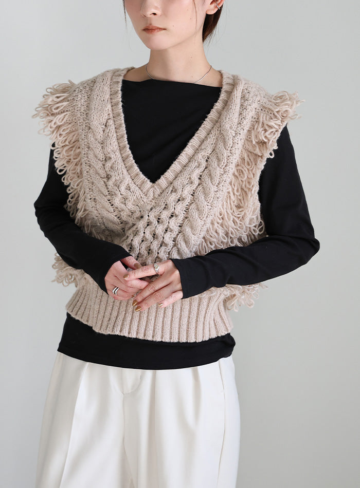 フリンジケーブルニットベスト