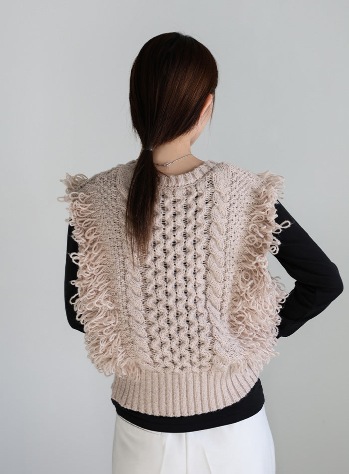 フリンジケーブルニットベスト