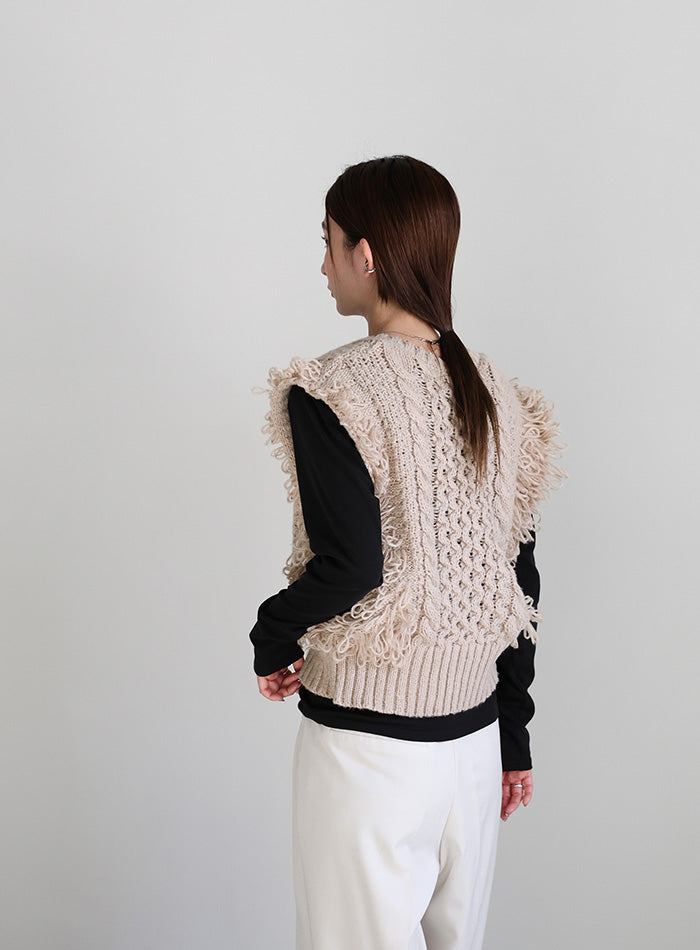フリンジケーブルニットベスト
