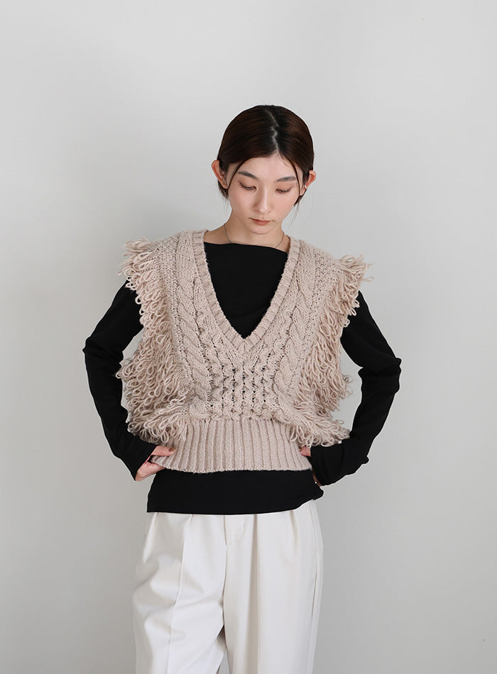 フリンジケーブルニットベスト