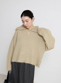 ビッグカラーキーネックニット