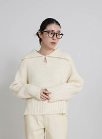 ビッグカラーキーネックニット