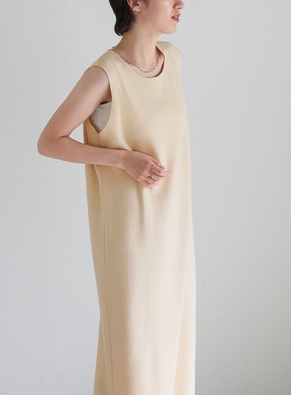 バックスリットノースリーブニットワンピース【SALE】