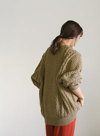 ドルマンケーブルオーバーニット