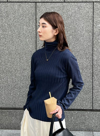 ランダムリブタートルニット