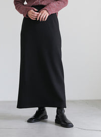 バックスリットストレッチナロースカート