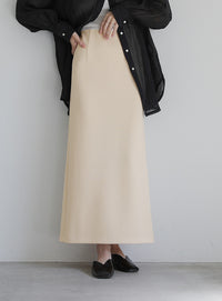 バックスリットストレッチナロースカート