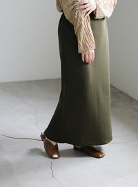 バックスリットストレッチナロースカート