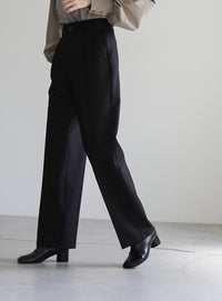 センタープレスストレートスラックス