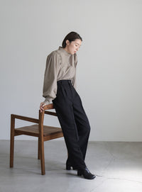 センタープレスストレートスラックス