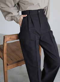 センタープレスストレートスラックス