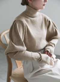 パフスリーブタートルネックニット