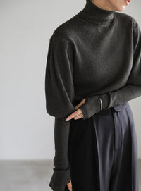 パフスリーブタートルネックニット