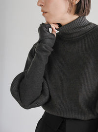 パフスリーブタートルネックニット