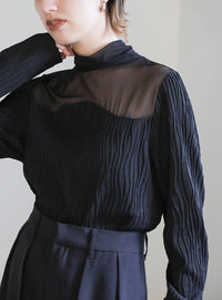 ハイネックシアーウェーブトップス