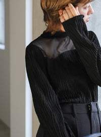 ハイネックシアーウェーブトップス