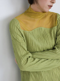 ハイネックシアーウェーブトップス