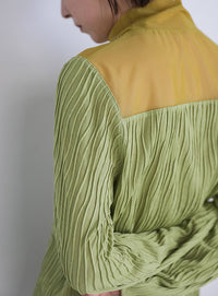 ハイネックシアーウェーブトップス