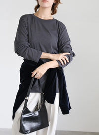 スラブシアークルーネックトップス