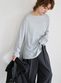 スラブシアークルーネックトップス