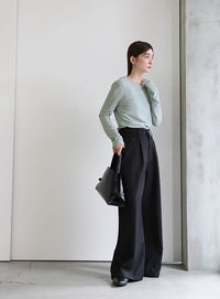 ラメクルーネックトップス