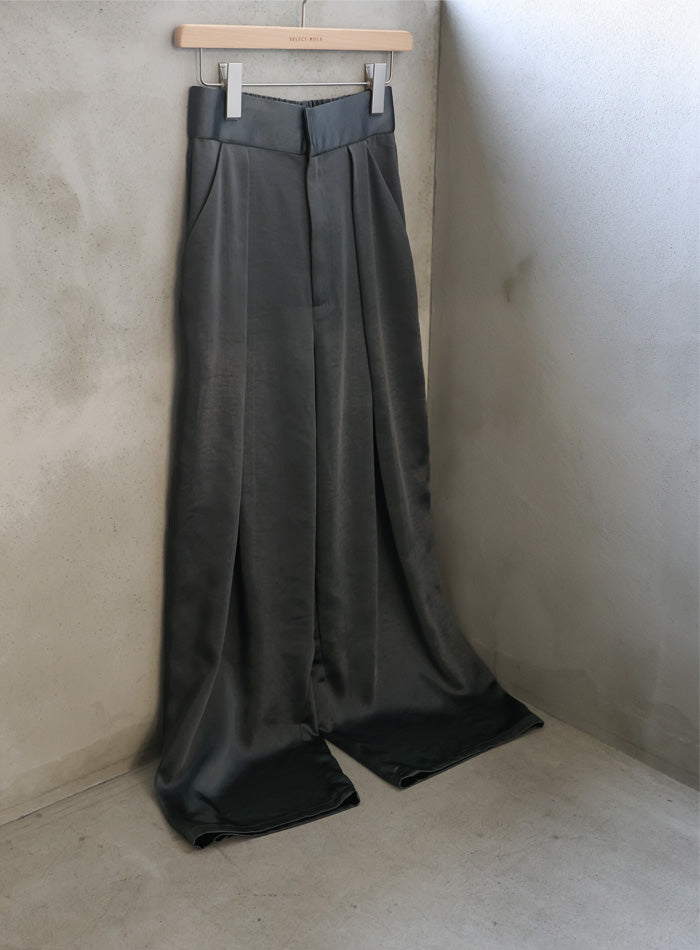 サテンディープタックワイドパンツ